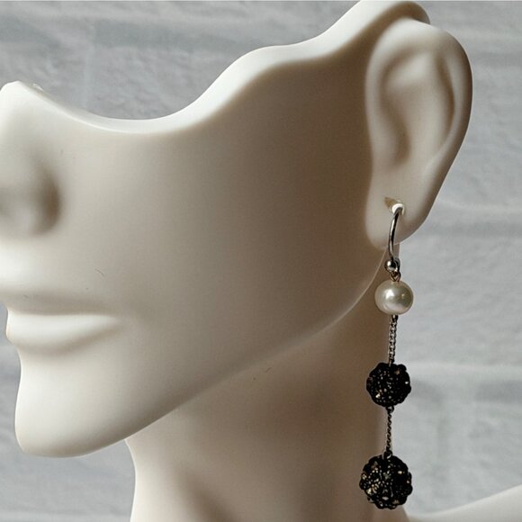 Vtg 1990s Chico’s Pearl Chain Drop Earrings Sparkle Textured Metal Ball Accents - Picture 4 of 10